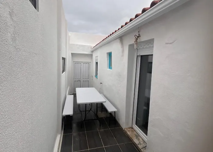 Casa vacanze Rare - House With Private Garage - Historic Center - 500 M - Max 6 People Peniche