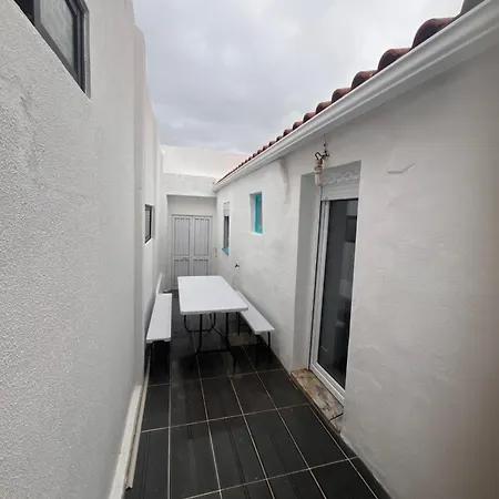 Feriehus Rare - House With Private Garage - Historic Center - 500 M - Max 6 People Peniche